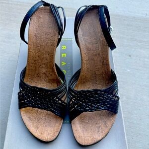 Kenneth Cole Reaction Woman Sandals Sz 6 Black